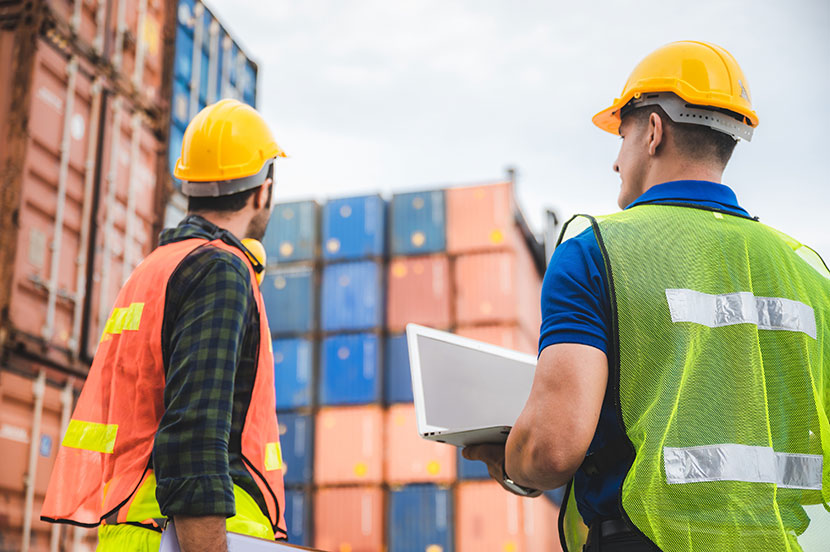 中美整柜海运时效对决：美西快线vs美东慢航，选谁？