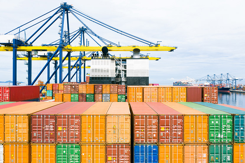 国际海运集装箱租赁模式对比：长期租赁与短期租赁的适用场景